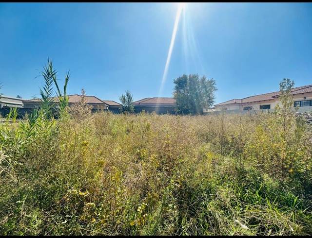 LAND FOR SALE IN MIMOSA PARK